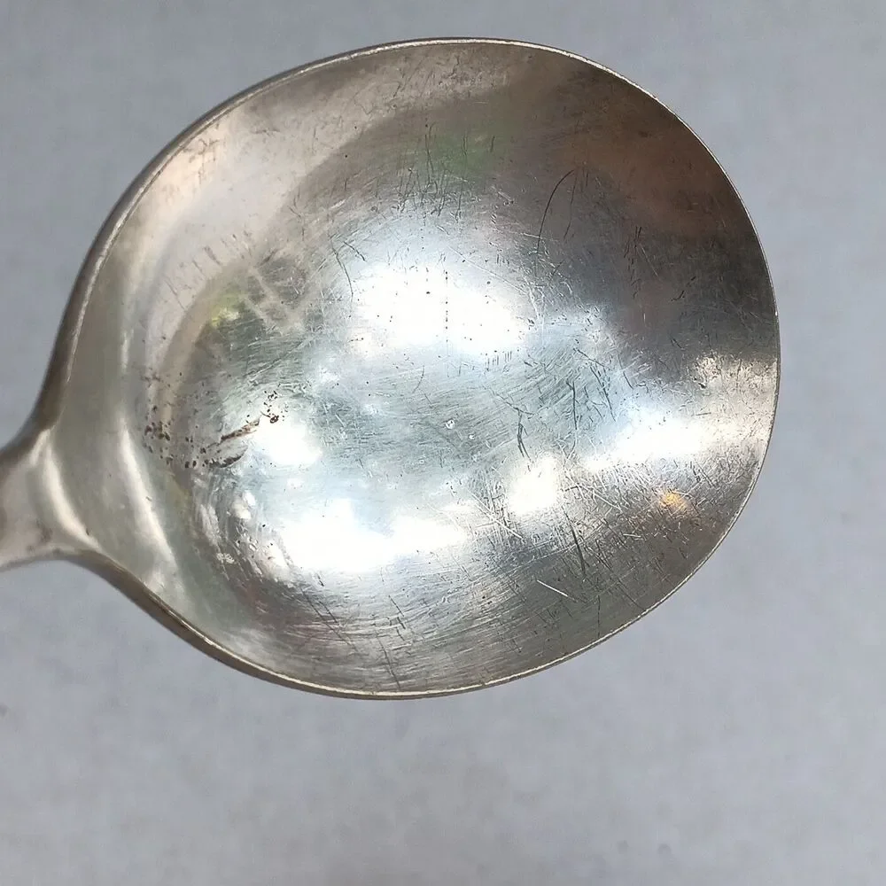 Vtg Oneida Community Friendship Medality Round Soup Gumbo Spoon-1932-Tudor Plate